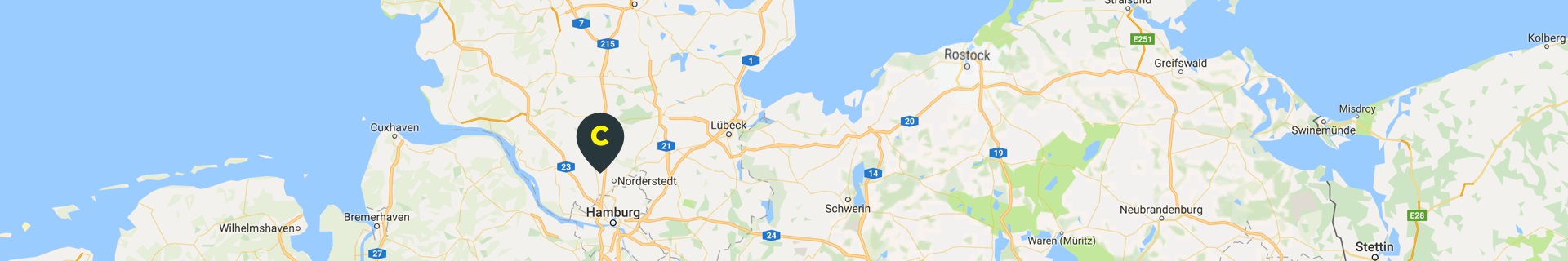 Eine Google Maps-Karte von Norddeutschland ist abgebildet, auf der mit einem comdirect-Pin Quickborn angezeigt wird.